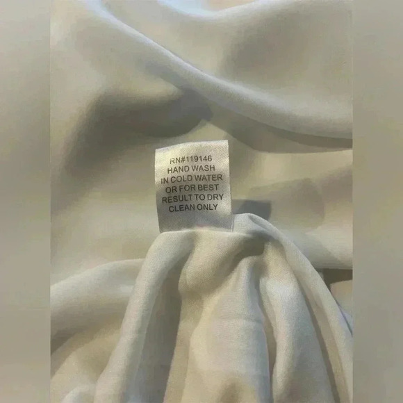 LULU’S ivory/white shift dress in size Small. - Picture 12 of 13